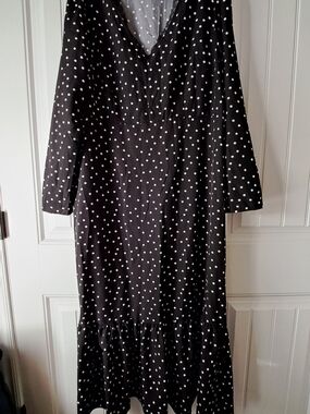 SHEIN Black and White Polka Dot Long Sleeve V-Neck Dress
